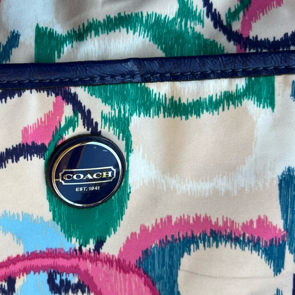 Vintage Coach Blue and Pink Patterned Women’s Blue Pink Large Long Shoulder Bag - Picture 5 of 14